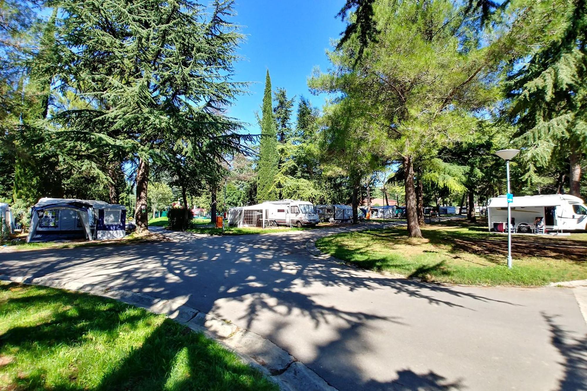 Camping Adria Ankaran - Pitches Luaran gambar